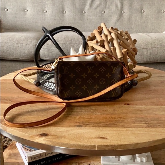 Louis Vuitton Monogram Pochette and Accessories - Picture 2 of 16